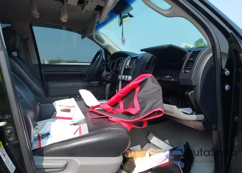 2010 Toyota Tundra Grade 4.6L V8 z USA, uszkodzony, nr VIN 5TFDM5F14AX003673